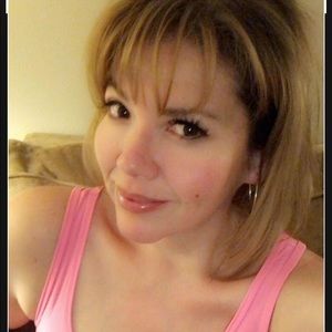 Meet your Posher, Elia